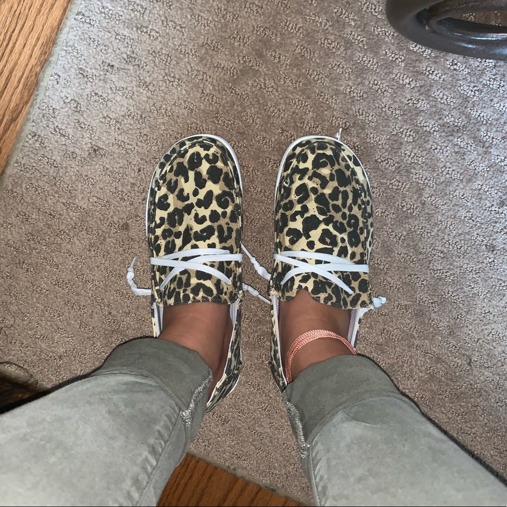 Cheeta (knockoff) hey dudes